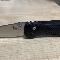 Нож BENCHMADE 551-S30V GRIPTILIAN